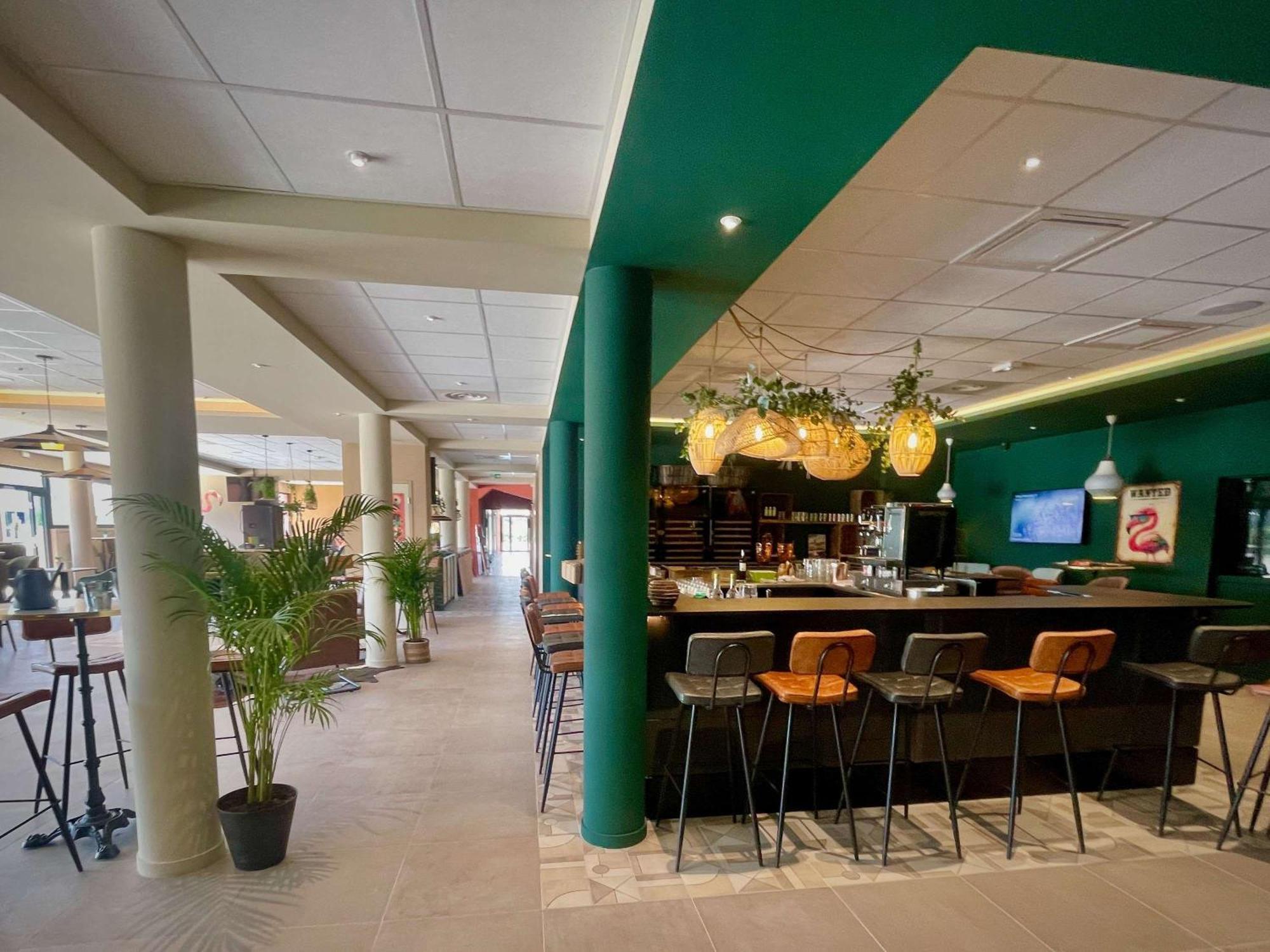 Ibis Budget Porte De Camargue Saint-Martin-de-Crau Exterior photo