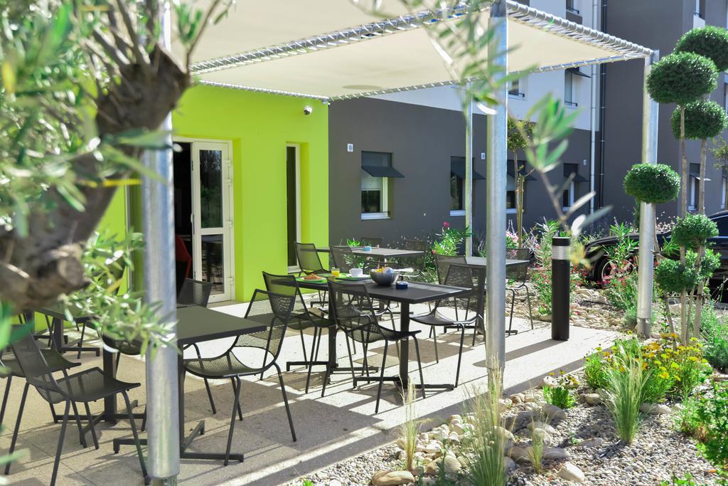 Ibis Budget Porte De Camargue Saint-Martin-de-Crau Exterior photo