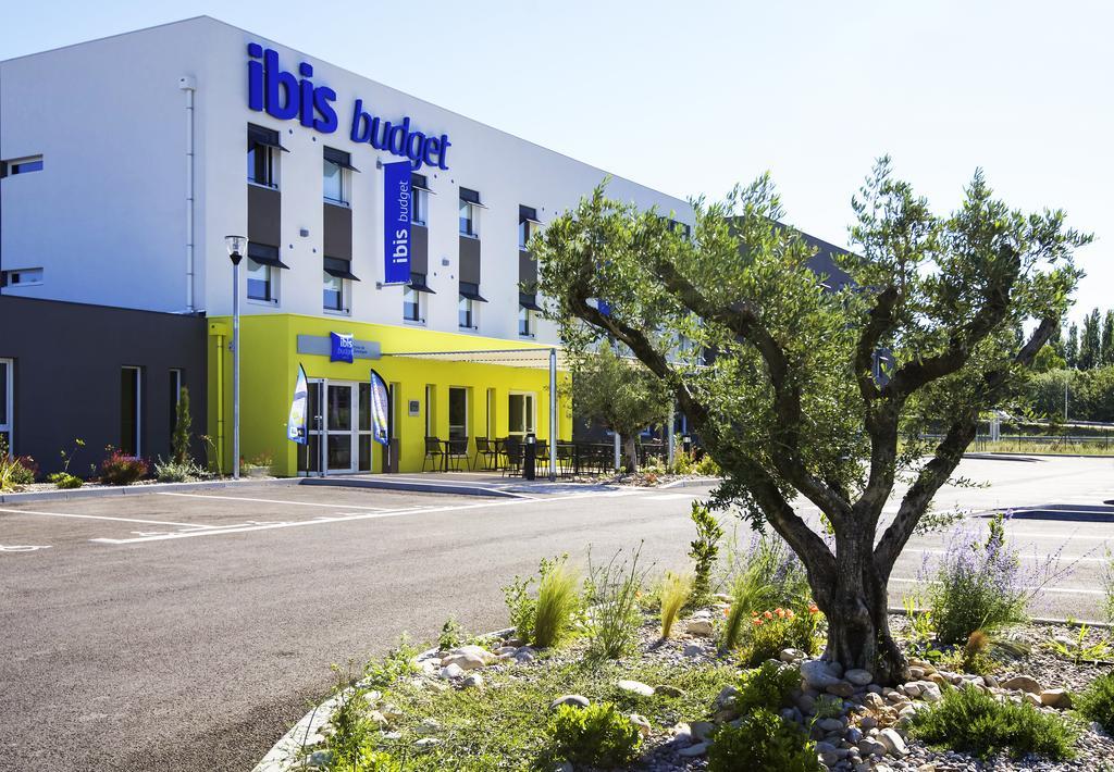 Ibis Budget Porte De Camargue Saint-Martin-de-Crau Exterior photo