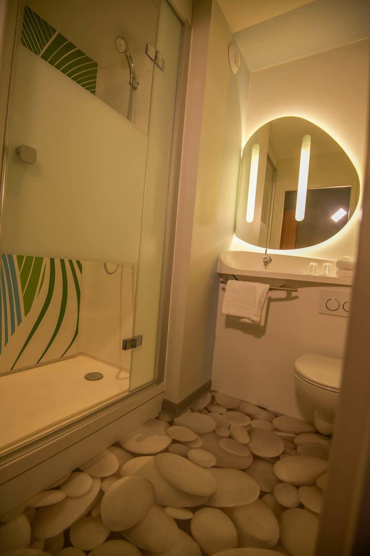 Ibis Budget Porte De Camargue Saint-Martin-de-Crau Exterior photo
