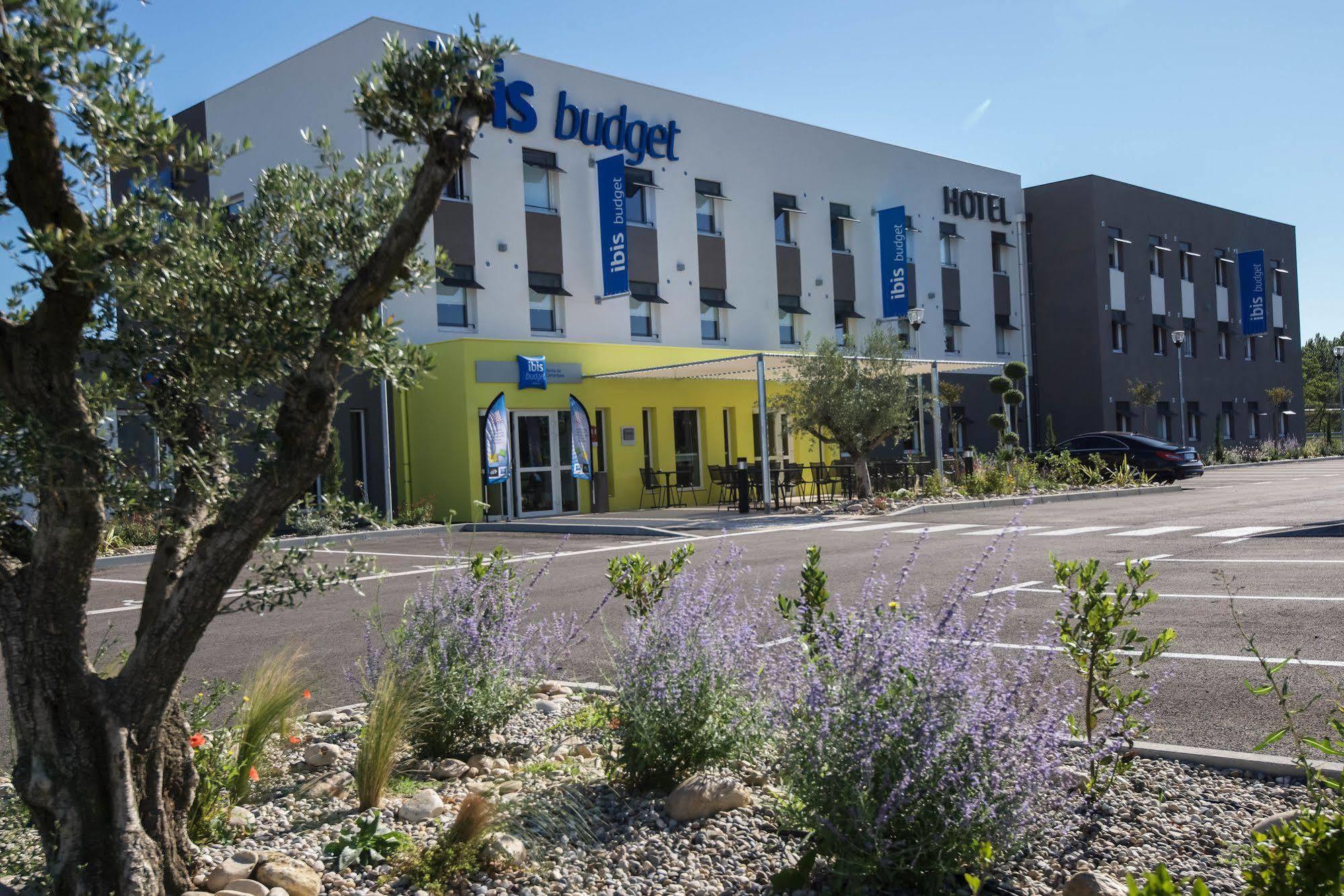 Ibis Budget Porte De Camargue Saint-Martin-de-Crau Exterior photo